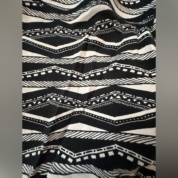 2 Pink Victoria’s Secret Leggings Medium - Picture 2 of 5